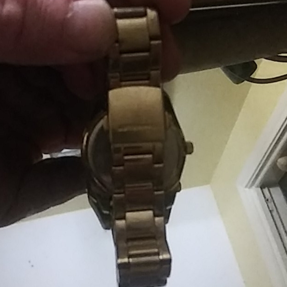 Unisex Guess Waterpro Gold watch - Picture 2 of 4